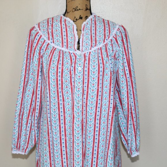 Lanz of Salzburg Red Tyrolean Hearts Flowers Flannel Nightgown Women's Small - Picture 6 of 9